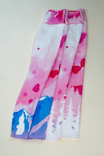 Load image into Gallery viewer, Mountain Limited Edition Lots of Love Yoga Pants