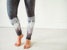Load image into Gallery viewer, Mauve Summit Yoga Pants