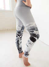 Load image into Gallery viewer, Yoga Pants Black &amp; White Ski Hill
