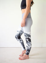 Load image into Gallery viewer, Yoga Pants Black &amp; White Ski Hill
