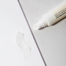 Load image into Gallery viewer, LipSmart® Powerful Hydration for Dry Lips
