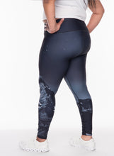 Load image into Gallery viewer, Yoga Pants Midnight Mountain
